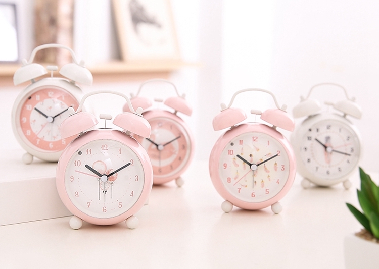 Pink Heart Shaped Quartz Bedroom Desk Mini Alarm Clock 